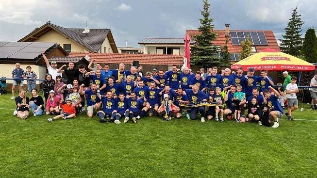 Fotbalisté Mařatic v předstihu ovládli okresní soutěž skupiny A a po deseti letech se vracjí do okresního přeboru.