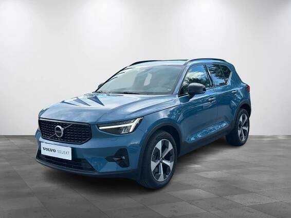Volvo XC40 B3 Plus Dark, záruka, H/K