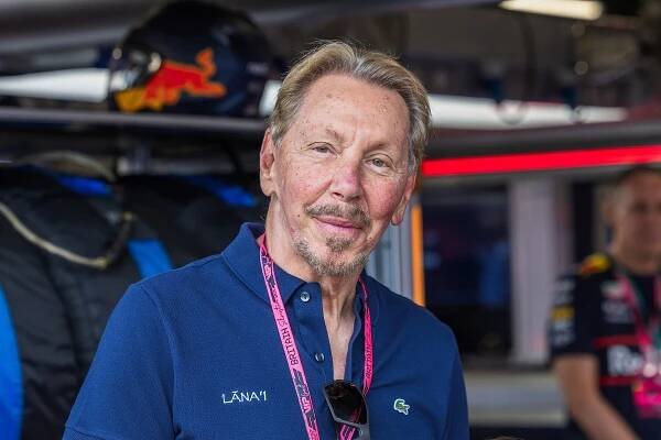 Oracle se veze na vlně AI, i proto je teď zakladatel firmy nejbohatší na světě