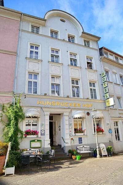 Hunsrücker Hof Hotel. Wir freuen uns, Sie in unser kleines Familienhotel in Boppard - die Perle am Rhein - einzuladen. Genießen