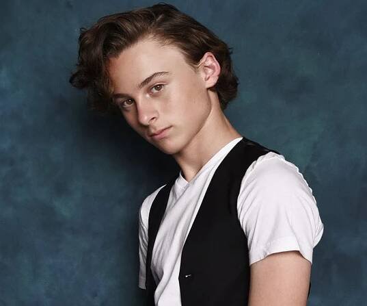 Wyatt Oleff Biography - Facts, Childhood, Family Life & Achievements