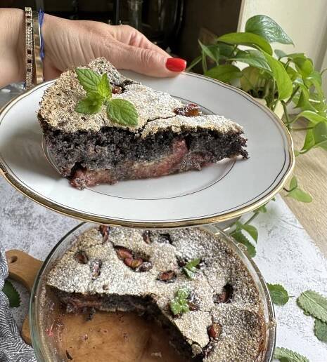 Recept na makový koláč bez mouky se švestkami - Vaříme s Mony