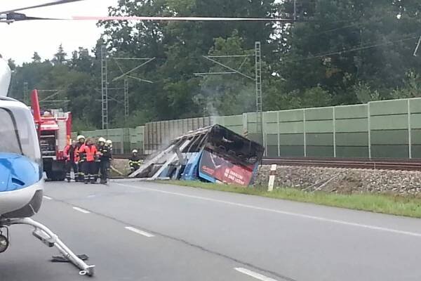 U Plané nad Lužnicí havaroval autobus, dva mrtví