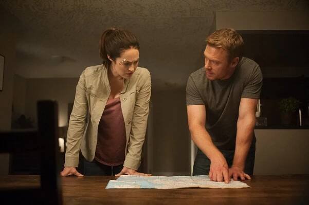 Radius - Z filmu - Charlotte Sullivan, Diego Klattenhoff