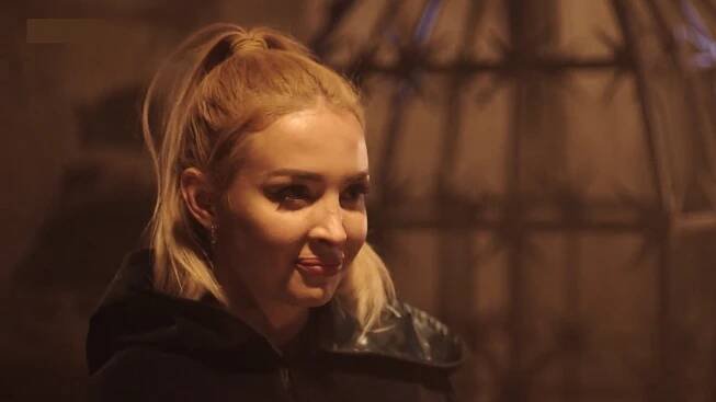 Hra Zrádci graduje! Blondýna Nicole se neštítí ničeho, hráče začala vydírat, ti končí v slzách