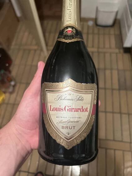 Víno Louis Girardot brut 2020, šumivé víno stanovené oblasti (sekt s.o.), Bohemia Sekt