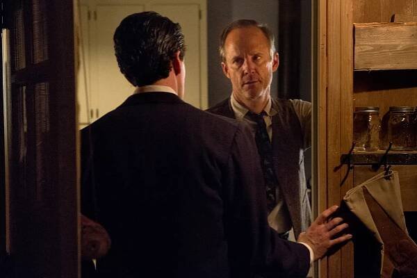 Manhattan - Druhý příchod - Z filmu - John Benjamin Hickey