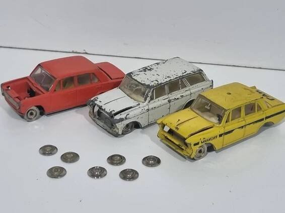 Staré kovové modely SSSR - LADA, MOSKVIČ na díly