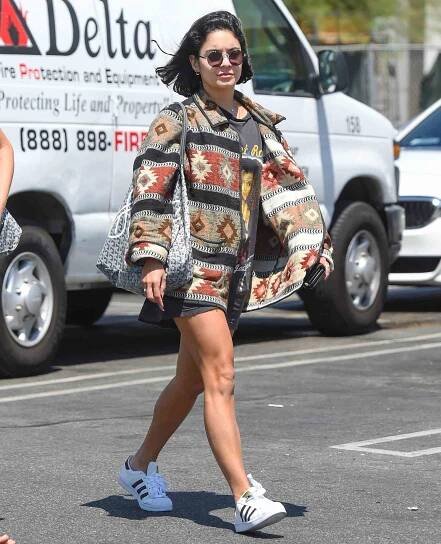 Star Tracks: Kate Hudson Heads to the Set of 'Sister', Plus Kesha, Tyra Banks & More
