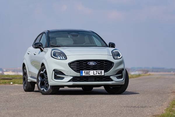 Ford Puma po faceliftu jezdí pořád hezky, navíc ale dostal modernější výbavu. A prodává se za zajímavé ceny