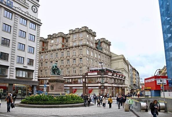 Soubor:Praha Jungmann Adria.jpg – Wikipedie