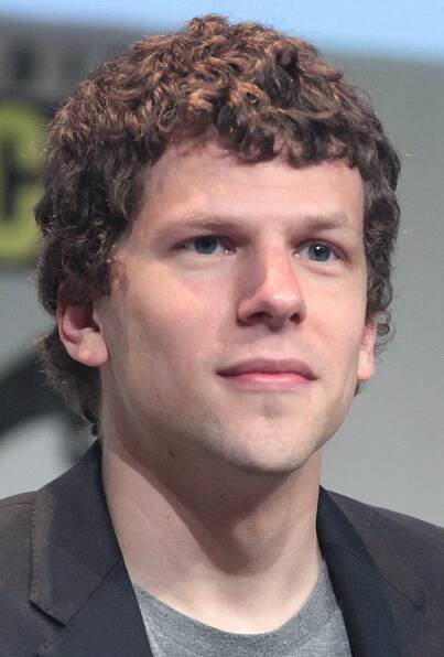 Soubor:Jesse Eisenberg by Gage Skidmore.jpg – Wikipedie