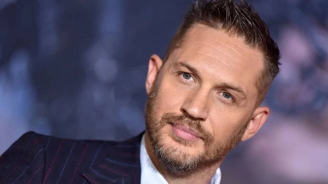 Tom Hardy a bývalý Bond mezi hvězdami nové gangsterky od Guye Ritchieho