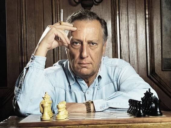 Frederick Forsyth: Od reportáži o hladomoru ke světově proslulým špionážním thrillerům