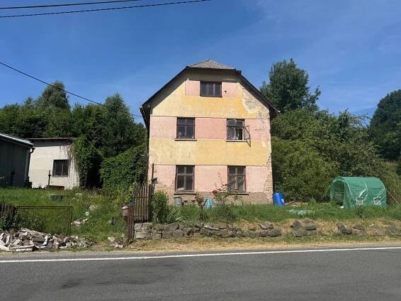 ideální podíl 1/2 rodinného domu se zahradou v k.ú. Libňatov, okres Trutnov
