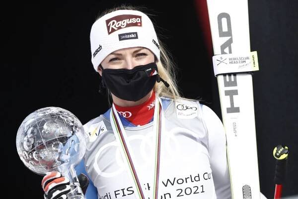 Lara Gutová-Behramiová získala malý glóbus v super G, švajčiarskej lyžiarke sa to podarilo tretíkrát v...