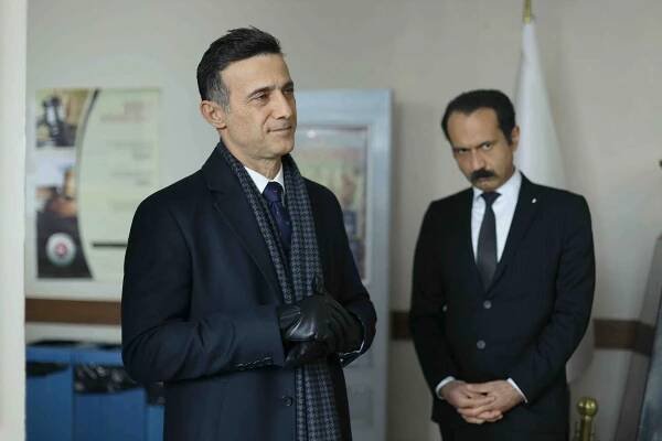 Cem Bender, Sekvan Serinkaya - Alev Alev - Episode 12 - Z filmu
