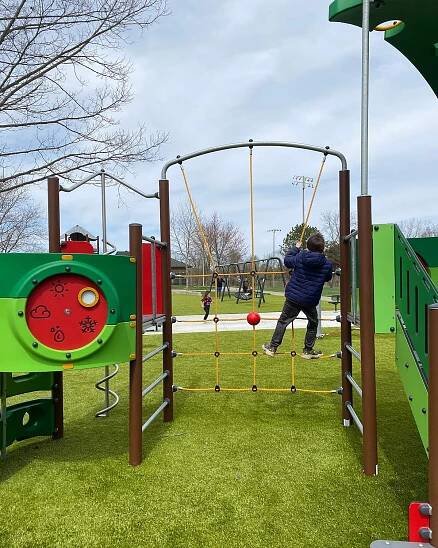 Looking for a great playground or park in Worthington, Ohio? Try out one of these 5 super fun parks for a day out with the kids in Worthington! Worthington, Ohio is a suburb just north of Columbus. It has some fun neighborhood parks to explore!