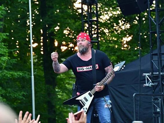 Dlouhé čekání skončilo. Kapela Škwor zahrála na Konopišti odložený koncert