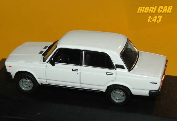 LADA 2105 (1:43) Altaya/IXO