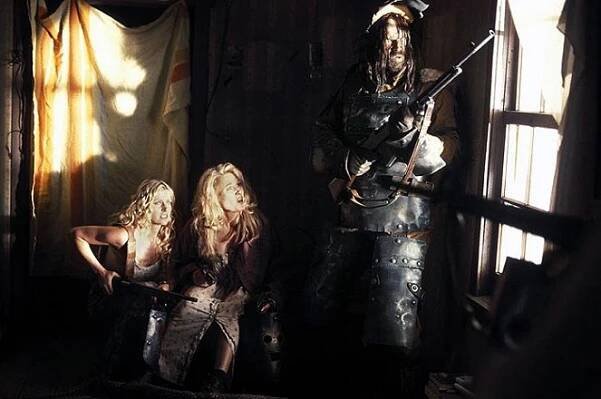 Vyvrženci pekla - Z filmu - Sheri Moon Zombie, Leslie Easterbrook, Tyler Mane