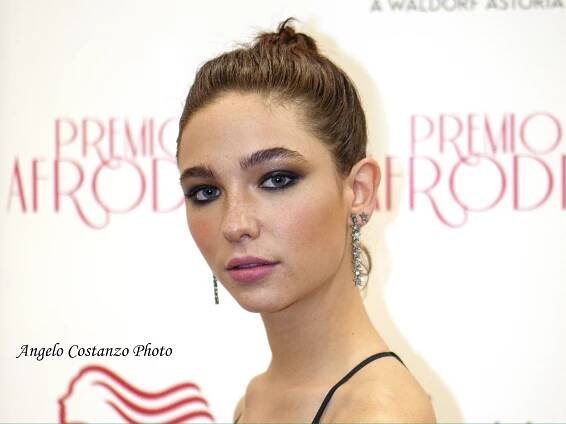 Matilda De Angelis premio Afrodite migliore attrice emergente