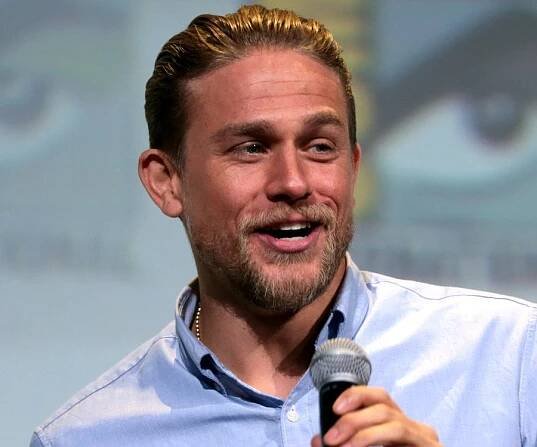 Charlie Hunnam Biography - Childhood, Life Achievements & Timeline