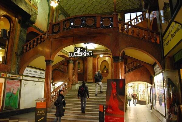 Soubor:Lucerna (3).jpg – Wikipedie