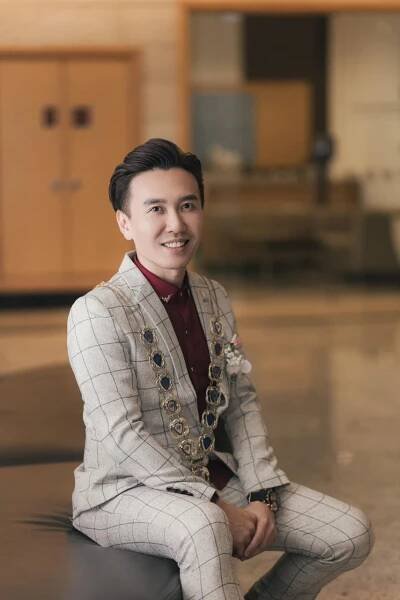 Mr Wawah Ong