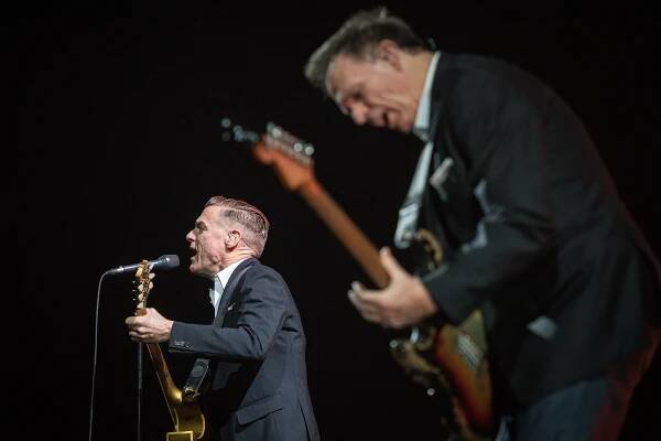 Bryan Adams vystoupí v létě v Hradci Králové. Představí své nové album