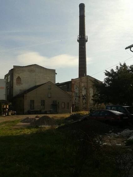 Ruiny bývalé továrny Perla dál hyzdí centrum Doudleb nad... | Hradec Králové