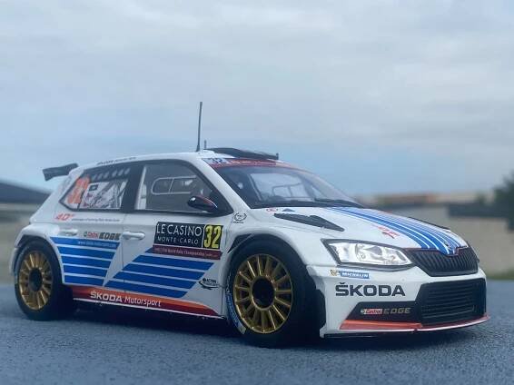 Model auta rally Škoda Fabia R5, No.32. Mierka 1:24.