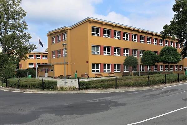 ZŠ Nová Role foto 1