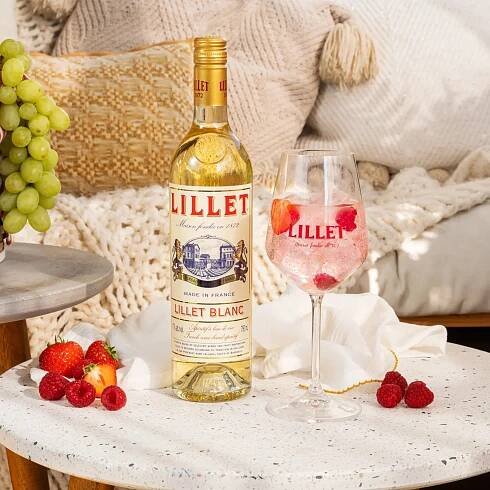 Lillet WildBerry: our cocktail with Lillet Blanc and wildberry tonic