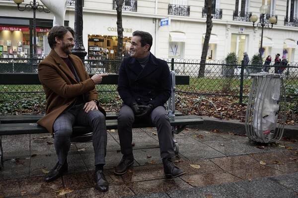 Taková moderní rodinka - Paříž - Z filmu - Arnaud Binard, Ty Burrell