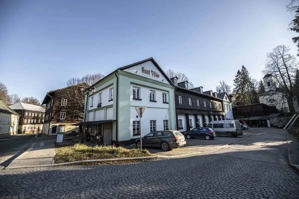 Krásná příroda a klid Karlovy Studánky: polopenze i vstup do Thermal Parku