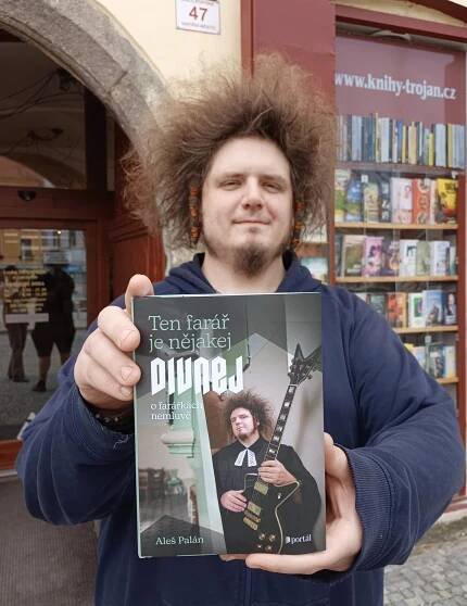Křest knihy Ten farář je nějakej divnej, autor Aleš Palán - TřebíčLive.cz - Akce v Třebíči a okolí