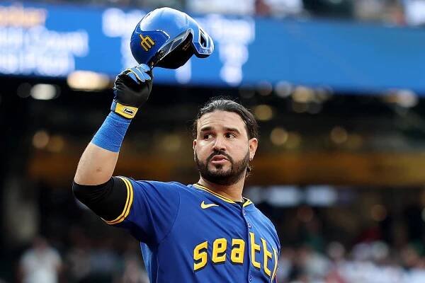 MLB trade deadline Weird & Wild: Eugenio Suárez, A.J. Preller and a crazy save stat