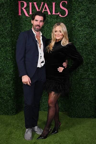 Emily Atack musela úplně nahá hrát tenis. Věděla jsem, do čeho jdu, říká přírodou obdařená herečka o odvážné roli
