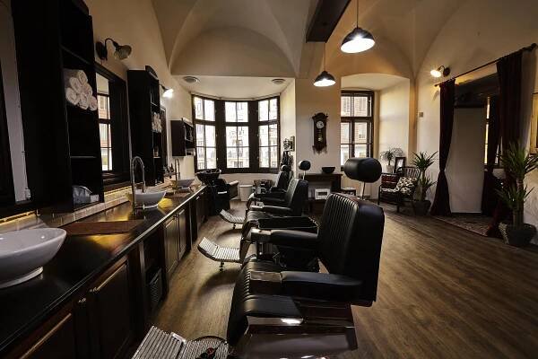 ROYAL BASTARDS Barber Shop foto 1