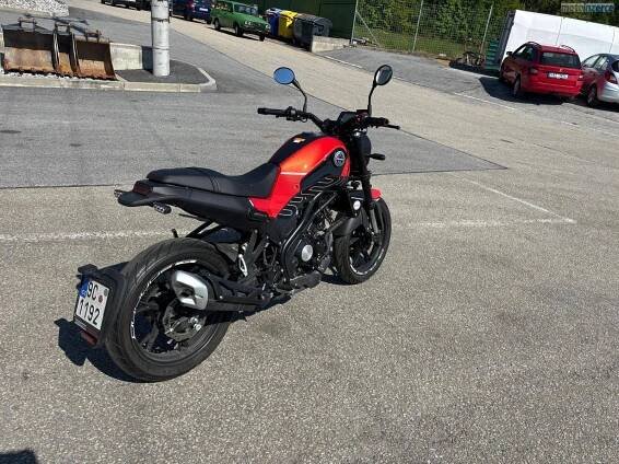 Benelli Leoncino 125
