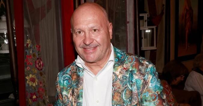 Michal David oslavil 65 let vyprodanou O2 arenou: Účast jeho maminky (93) dohnala fanoušky k slzám. Na pódiu zazářil i jeho vnuk