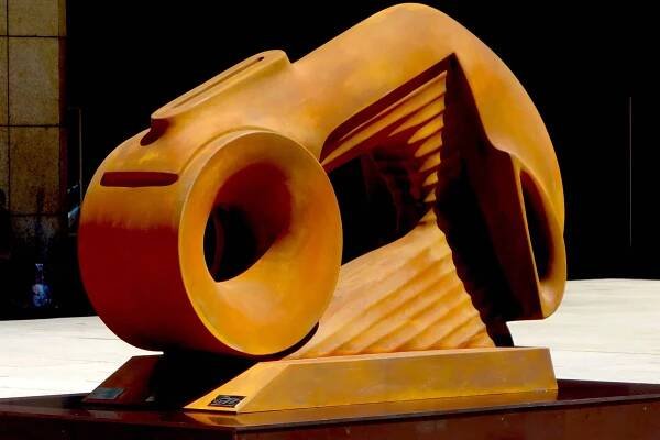 Socha | Stefan Milkov | Flera Gallery