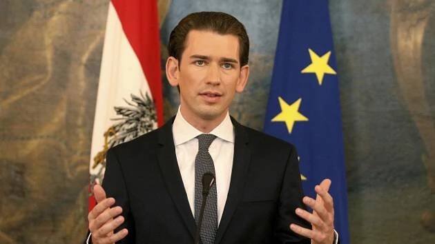 Elegán před soudem. Bývalý rakouský kancléř Kurz se má zpovídat z křivé výpovědi