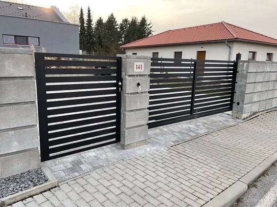 Moderní brány a oplocení – Bočan Wood & Steel – zámečnická výroba, kovové konstrukce
