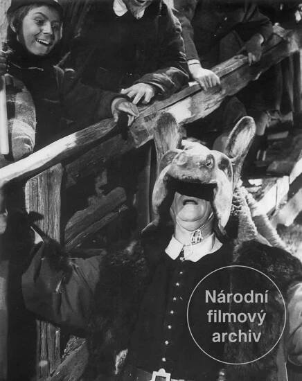Nezbedný bakalář - Národní filmový archiv