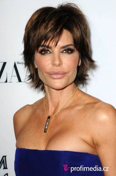 Lisa Rinna - celebrity účes - HappyHair