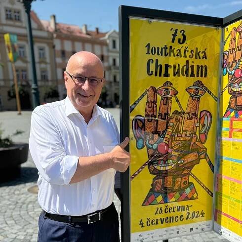 Chrudim žije loutkami – Senátor Jan Tecl