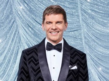 Strictly’s Nigel Harman shares stark warning to fans in worrying new post