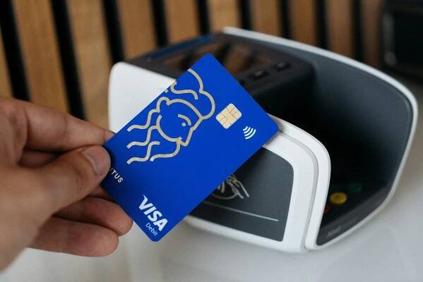 Objevte, jak NFC platby mění svět bezkontaktního placení. NFC platby - Jak technologie mění způsob, jakým platíme